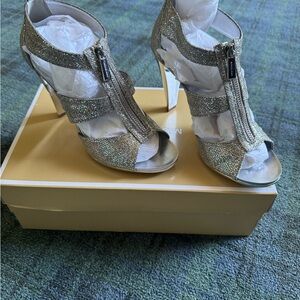 Elegant Gold Glitter Women's Heels
